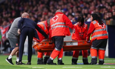 KOSCIELNY BEING STRETCHED OFF