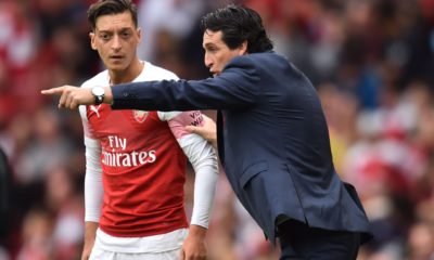 Unai Emery and Mesut Ozil at the Emirates Stadium